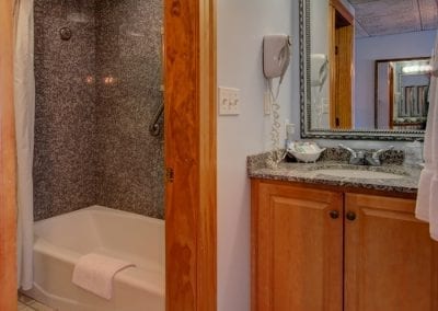 117 bath & vanity