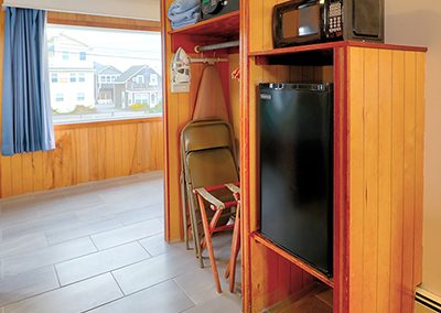 7A Vanity - Fridge & Microwave