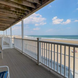 8A Shared Deck