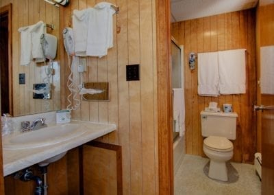 Annex 1A Vanity And Bath