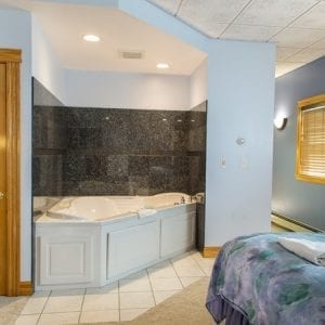 Suite 131 Hot Tub