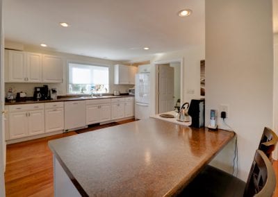 Ledge Lane Kitchen And Breakfast Counter