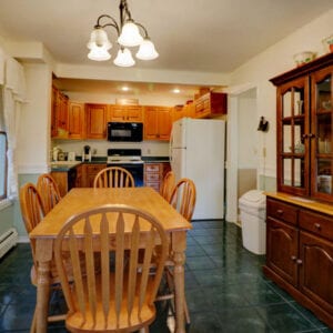 Dining Area & Kitchen